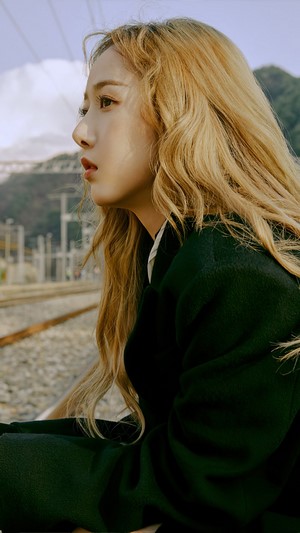 SinB from GFriend in Labyrinth 4K