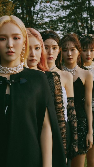 Red Velvet group from Psycho 4K