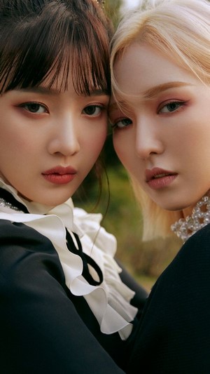 Joy and Wendy from Red Velvet
