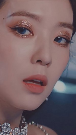 Irene from Red Velvet in Psycho 4K