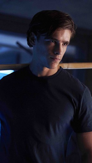 Dick Grayson from Titans Season 2 4K
