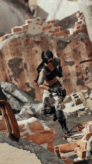 Woman from PUBG throwing a knife in 4K