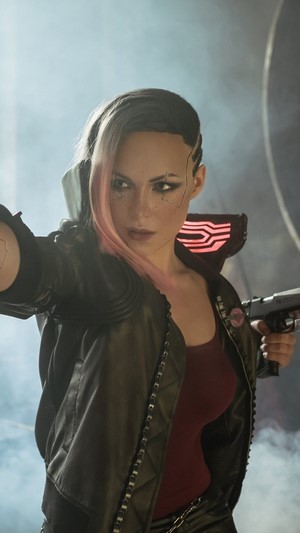 Female V from Cyberpunk 2077 holding a gun, 4K