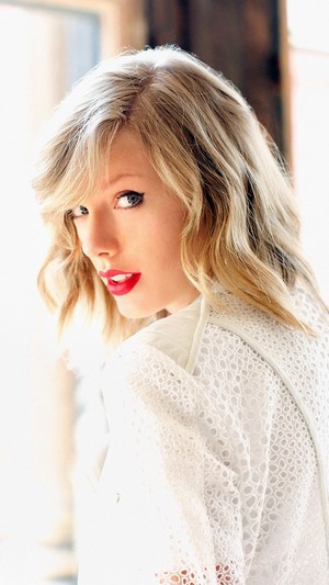 Taylor Swift Blonde 4K