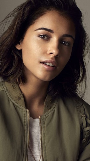 Naomi Scott 4K Photoshoot