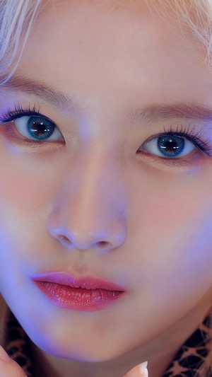 Sana from TWICE, Fake and True, 4K