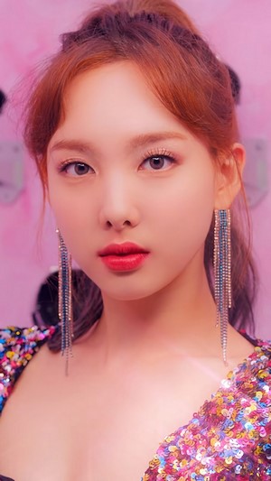 Nayeon from TWICE, Fake and True, 4K