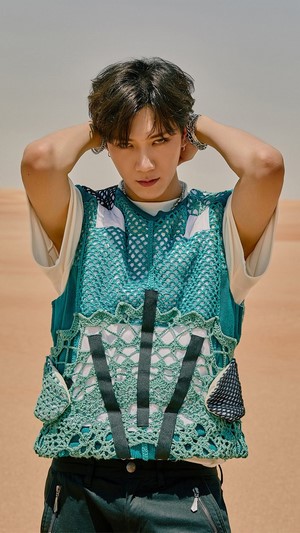 Ten from SuperM in 4K