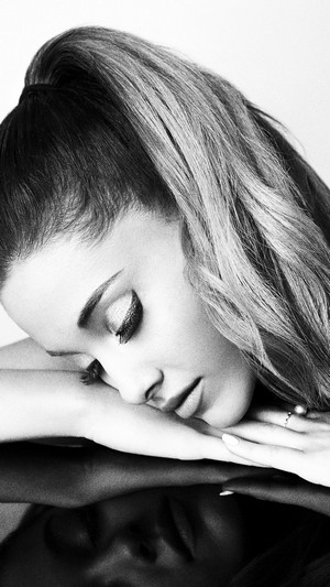 Ariana Grande Monochrome 4K