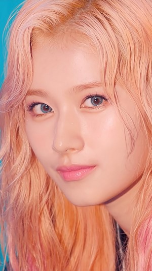 Sana from TWICE in 4K
