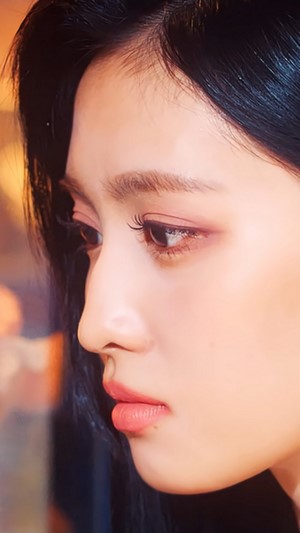 Momo from TWICE in 4K