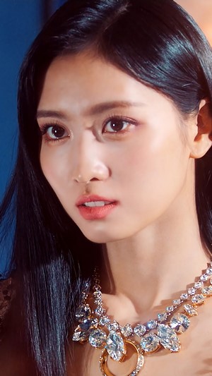 Momo from TWICE in Feel Special 4K