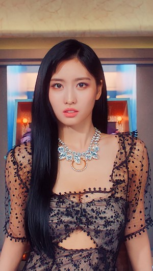 Momo from TWICE in Feel Special 4K