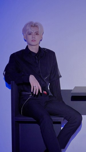 Minhee from X1