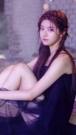 Yiren from EVERGLOW 4K