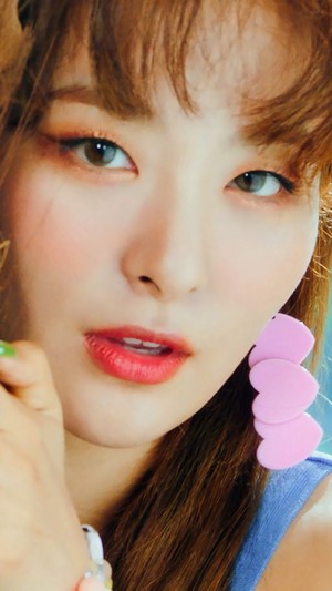 Seulgi from Red Velvet in Umpah Umpah 4K