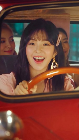 Irene and Wendy from Red Velvet in a car