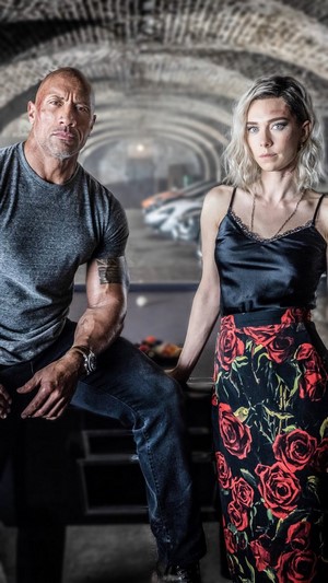Dwayne Johnson and Vanessa Kirby in Hobbs & Shaw 4K