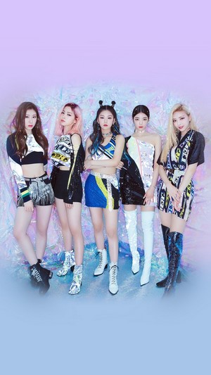 ITZY members from ITz ICY 4K