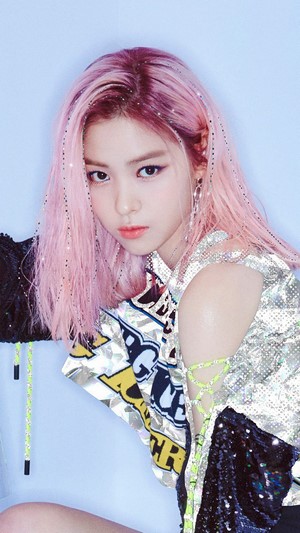 Ryujin from ITZY in ITz ICY concept 4K