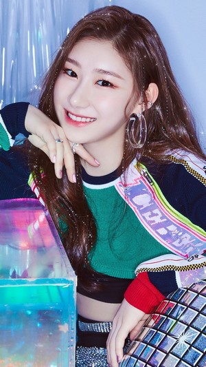 Chaeryeong from ITZY in 4K