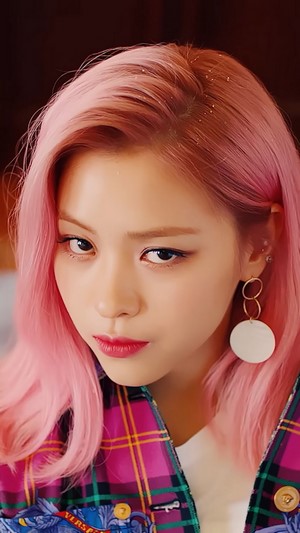 ITZY, ICY, Ryujin, Pink Hair, 4k