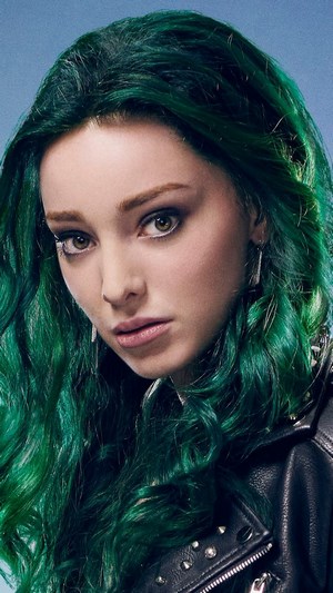 Emma Dumont with green hair