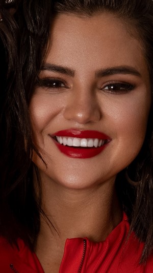 Selena Gomez smiling