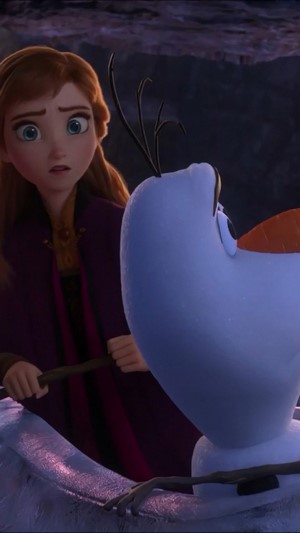Anna and Olaf from Frozen 2