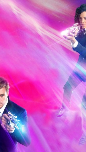 Chris Hemsworth and Tessa Thompson in Men in Black International