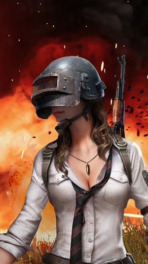 Girl with helmet and rifle in PlayerUnknown's Battlegrounds