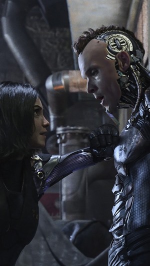 Alita from Alita: Battle Angel confronts a cyborg