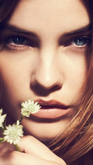Barbara Palvin with white flowers