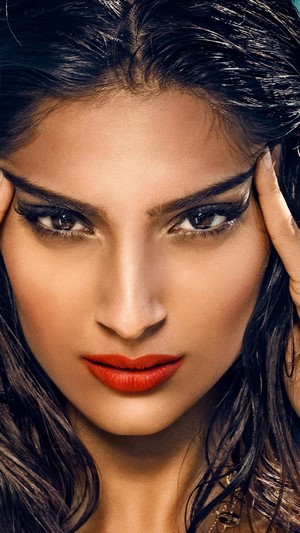 Sonam Kapoor Bollywood Brunette