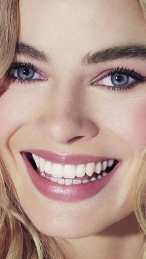 Margot Robbie smiling