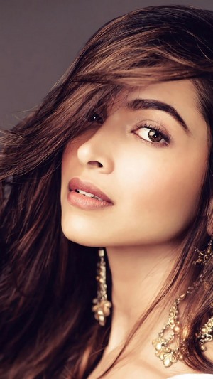 Deepika Padukone Bollywood Brunette