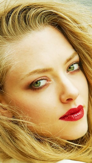 Amanda Seyfried blonde actress