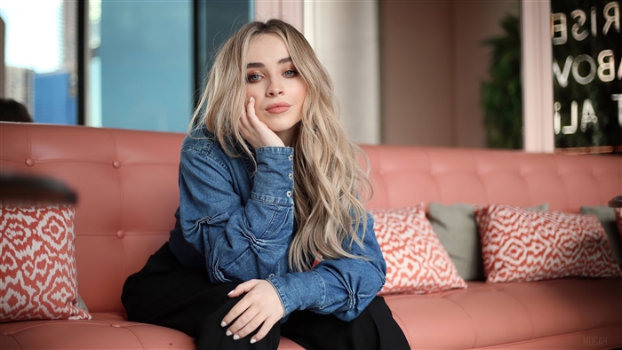 Sabrina Carpenter Casual Denim Look 4K