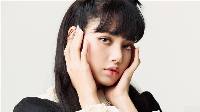 Lisa from BLACKPINK in Elegant Photoshoot 4K