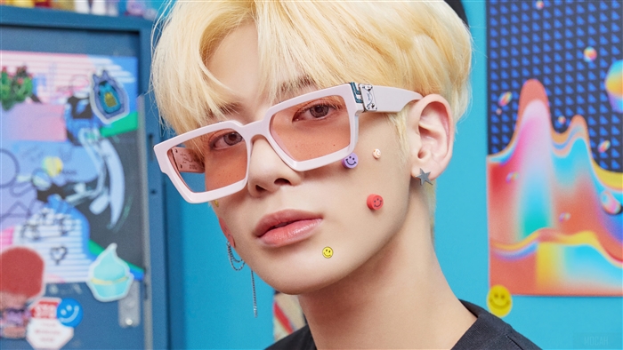 Taehyun of TXT with Pink Sunglasses 4K