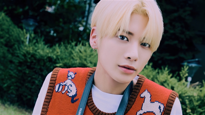 Taehyun from TXT in Photoshoot 4K