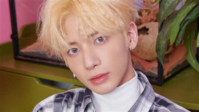 Taehyun from TXT in Blue Hour concept 4K