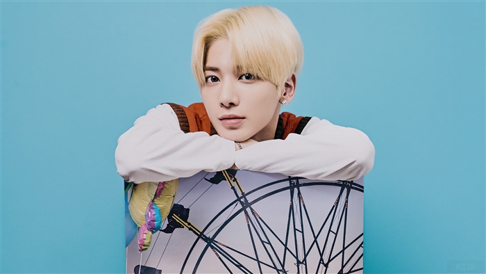 Taehyun from TXT in Photoshoot 4K