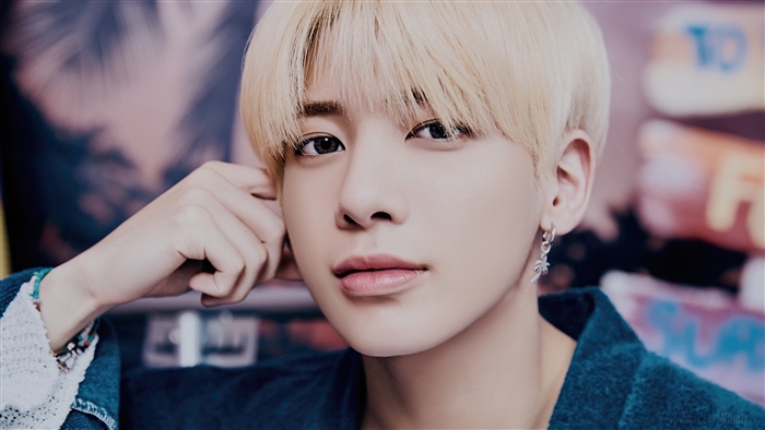 Taehyun from TXT in Photoshoot 4K