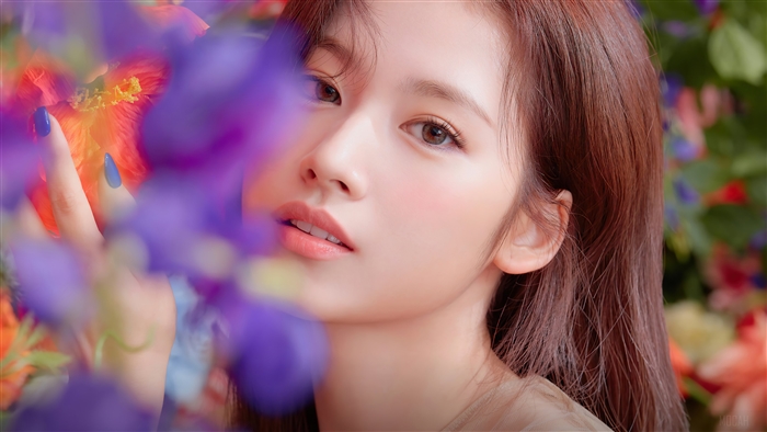 Sana from TWICE in Vibrant Floral 4K