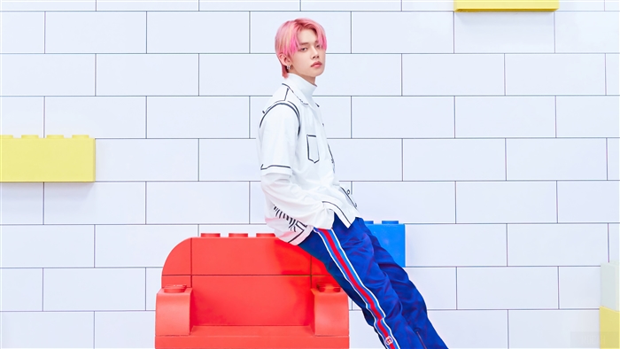 Yeonjun from TXT in Blue Hour 4K