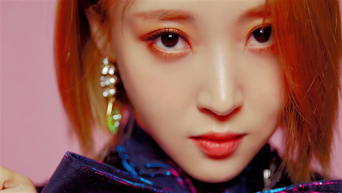 Moonbyul Close-Up Portrait in Vibrant Colors 4K