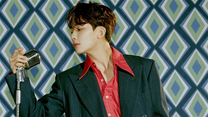 Jeonghan from Seventeen with microphone