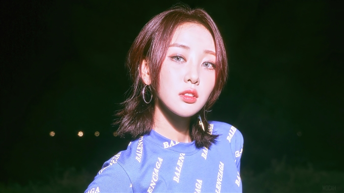 Yves from Loona in Blue Balenciaga Shirt 4K