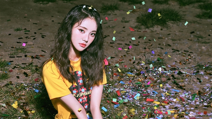 JinSoul from Loona with confetti